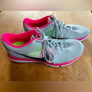 Nike Women Size 11 Flex Run Shoes Running Low Mesh Gray Sneakers 709021-016